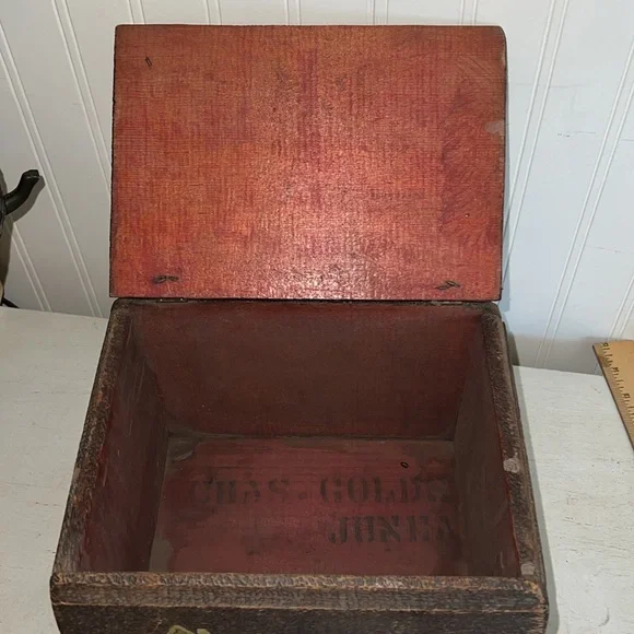 Antique handmade & painted wooden box - Picture 6 of 7